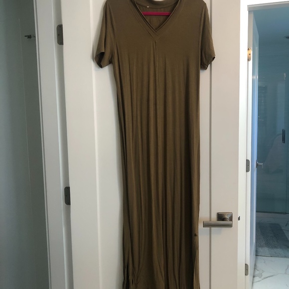 Army green maxi T-SHIRT DRESS - Picture 1 of 5
